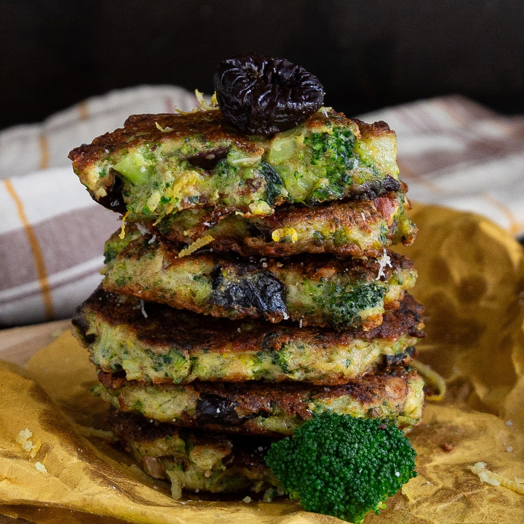 Immagine: Crocchette di broccolo senza farina con parmigiano, mandorle e prugne